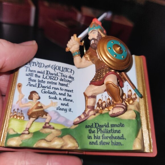Hallmark Keepsake Ornament 1999 David & Goliath Favorite Bible Stories - Picture 4 of 6